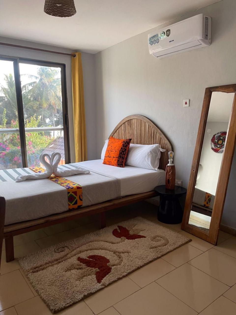 Afiki Hotel Elmina Exterior photo