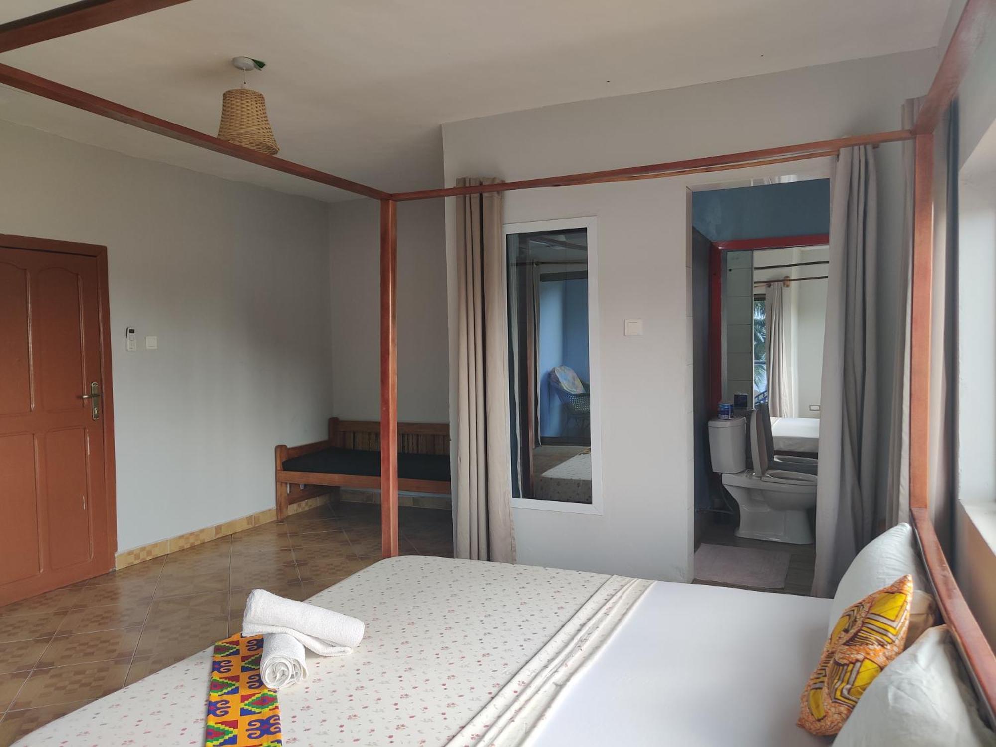 Afiki Hotel Elmina Exterior photo
