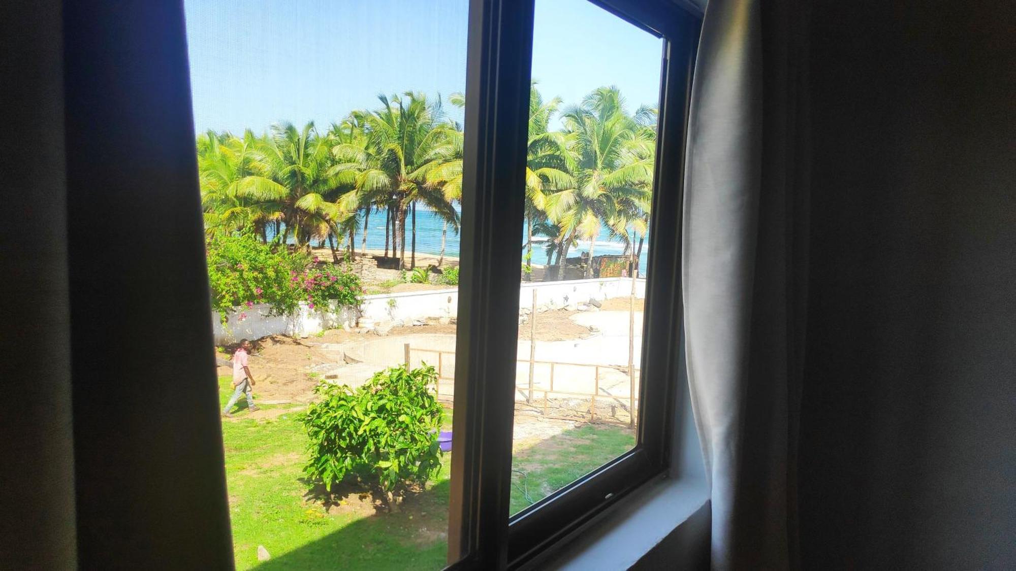 Afiki Hotel Elmina Exterior photo
