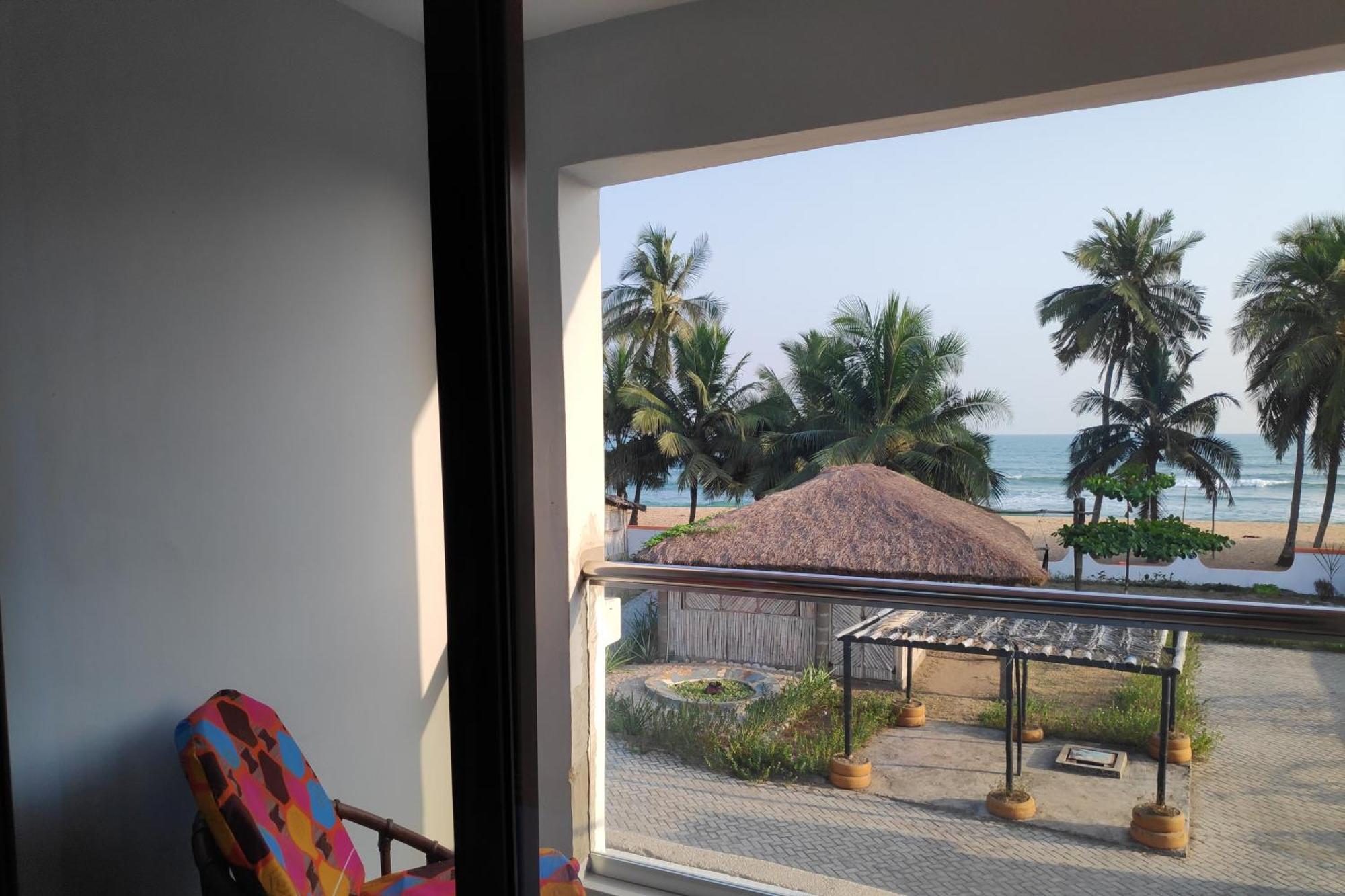 Afiki Hotel Elmina Exterior photo