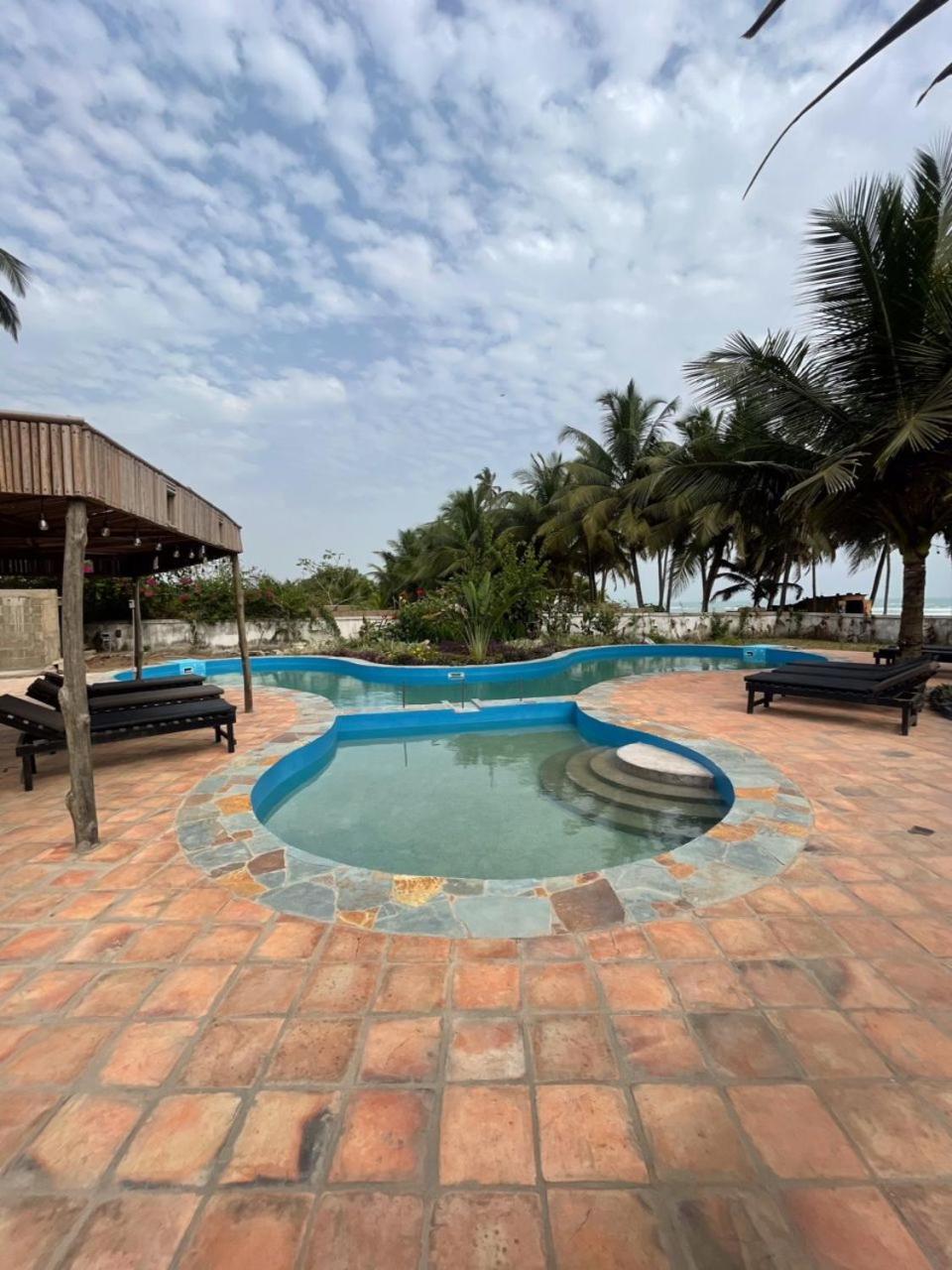 Afiki Hotel Elmina Exterior photo